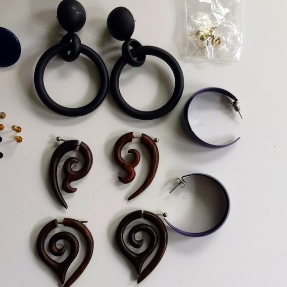 Bundle of earrings - Picture 3 of 5